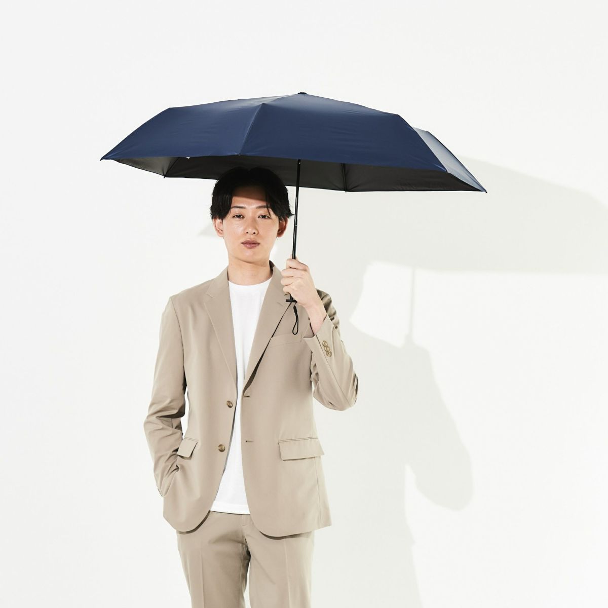 通勤に便利な assa公式 メンズ 完全遮光 折りたたみ傘 AM544 晴雨兼用 無地